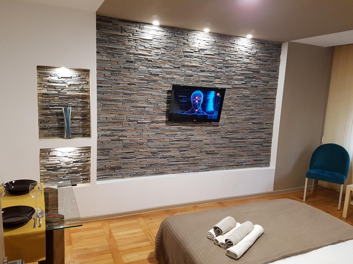 Woodstone Apartment Ploiesti Exterior photo